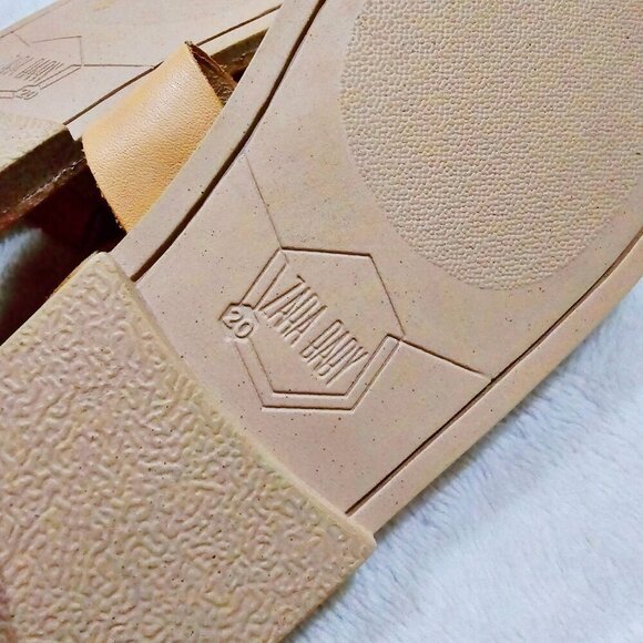Zara ✦ Baby Toddler Sandals ✦ Gold Star Tan Faux Leather Velcro Sz 4½ Preloved - Picture 6 of 13